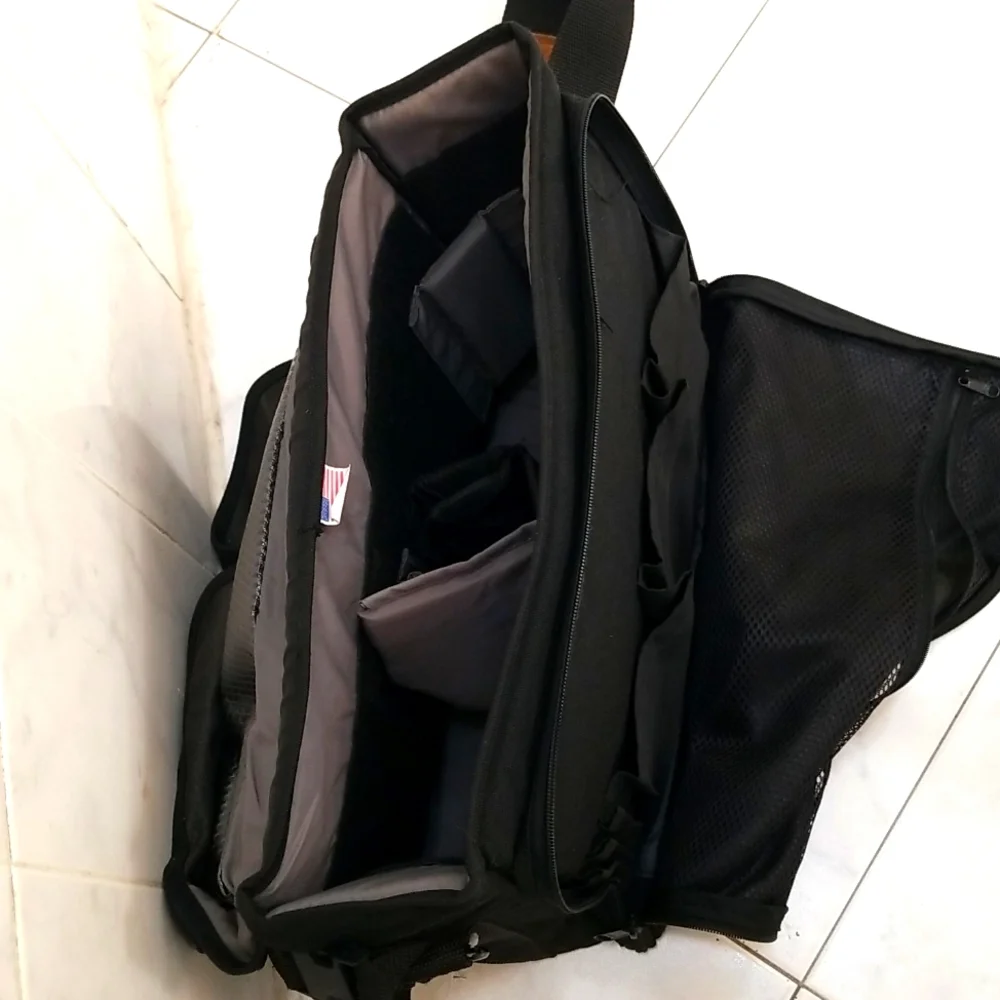 Camera Bag: Tamrac Brand